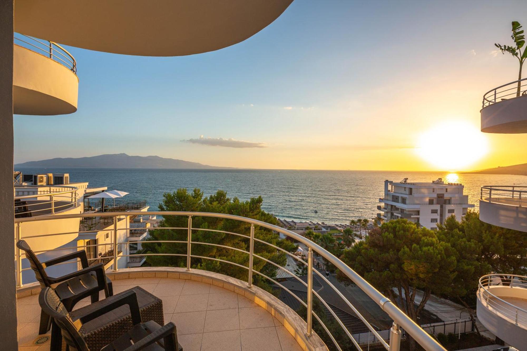 Hotel Sea Breeze Saranda Kültér fotó