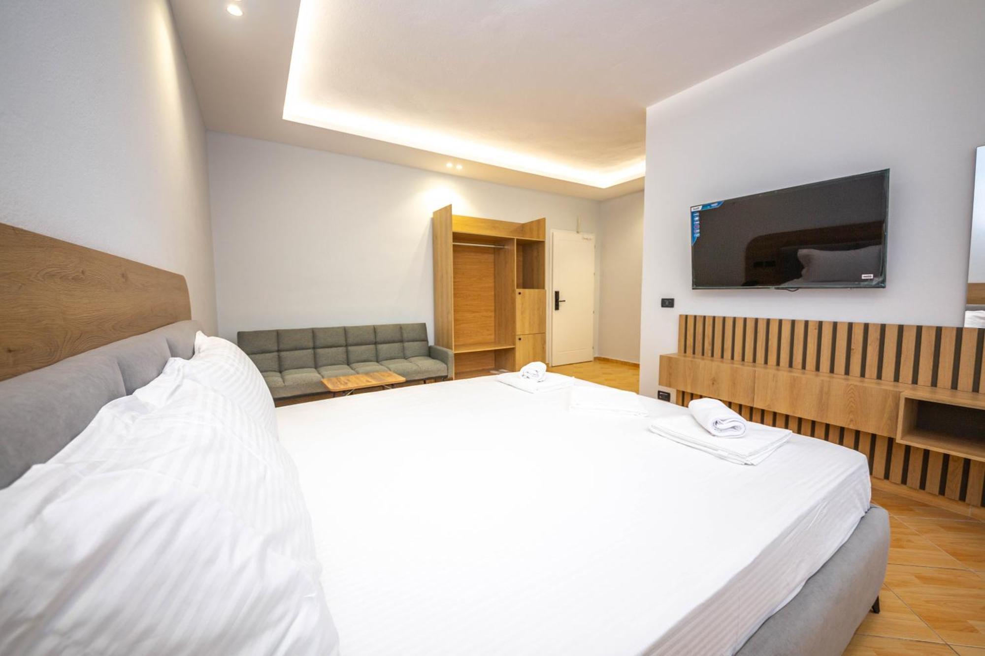 Hotel Sea Breeze Saranda Kültér fotó