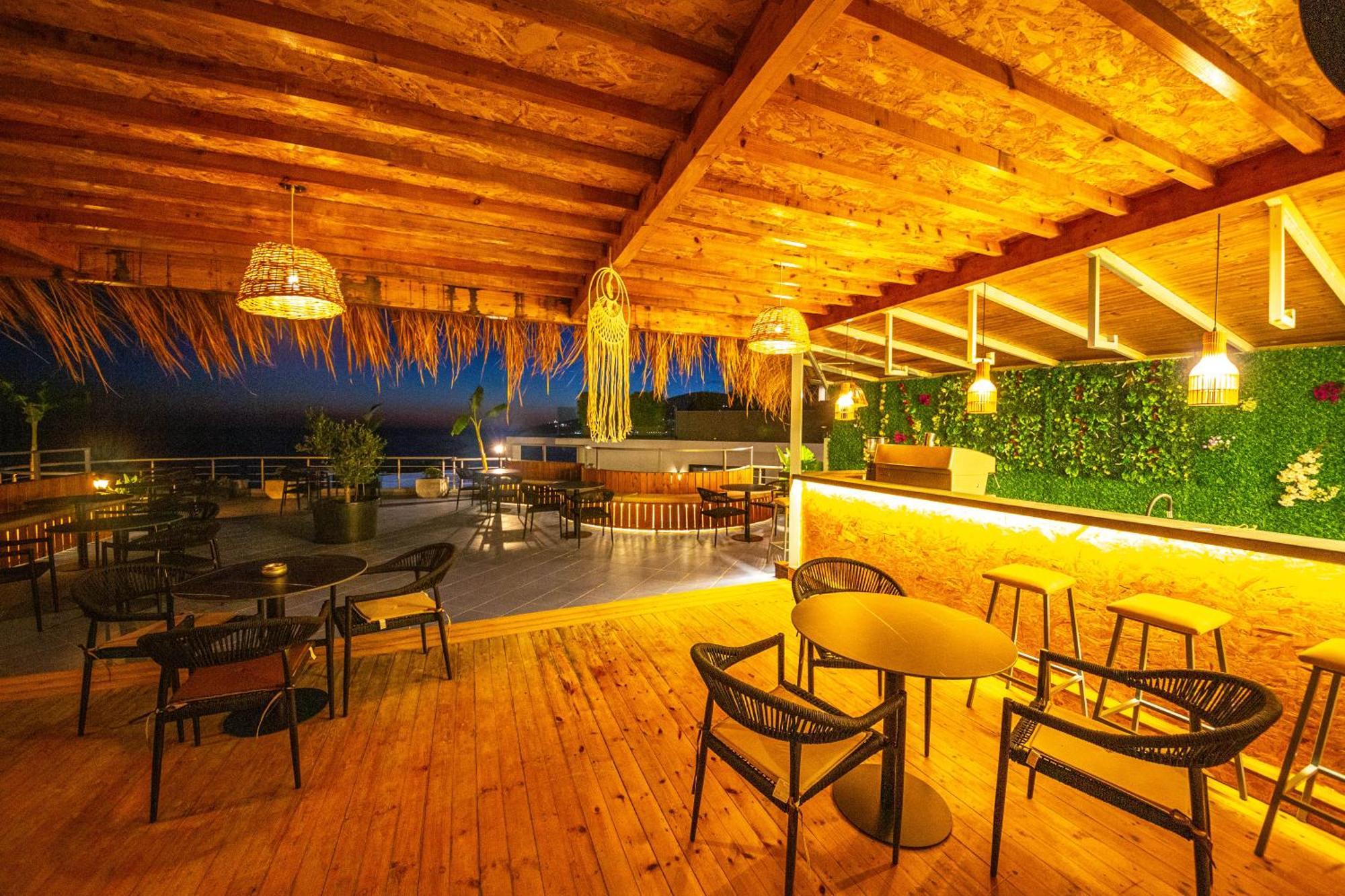 Hotel Sea Breeze Saranda Kültér fotó