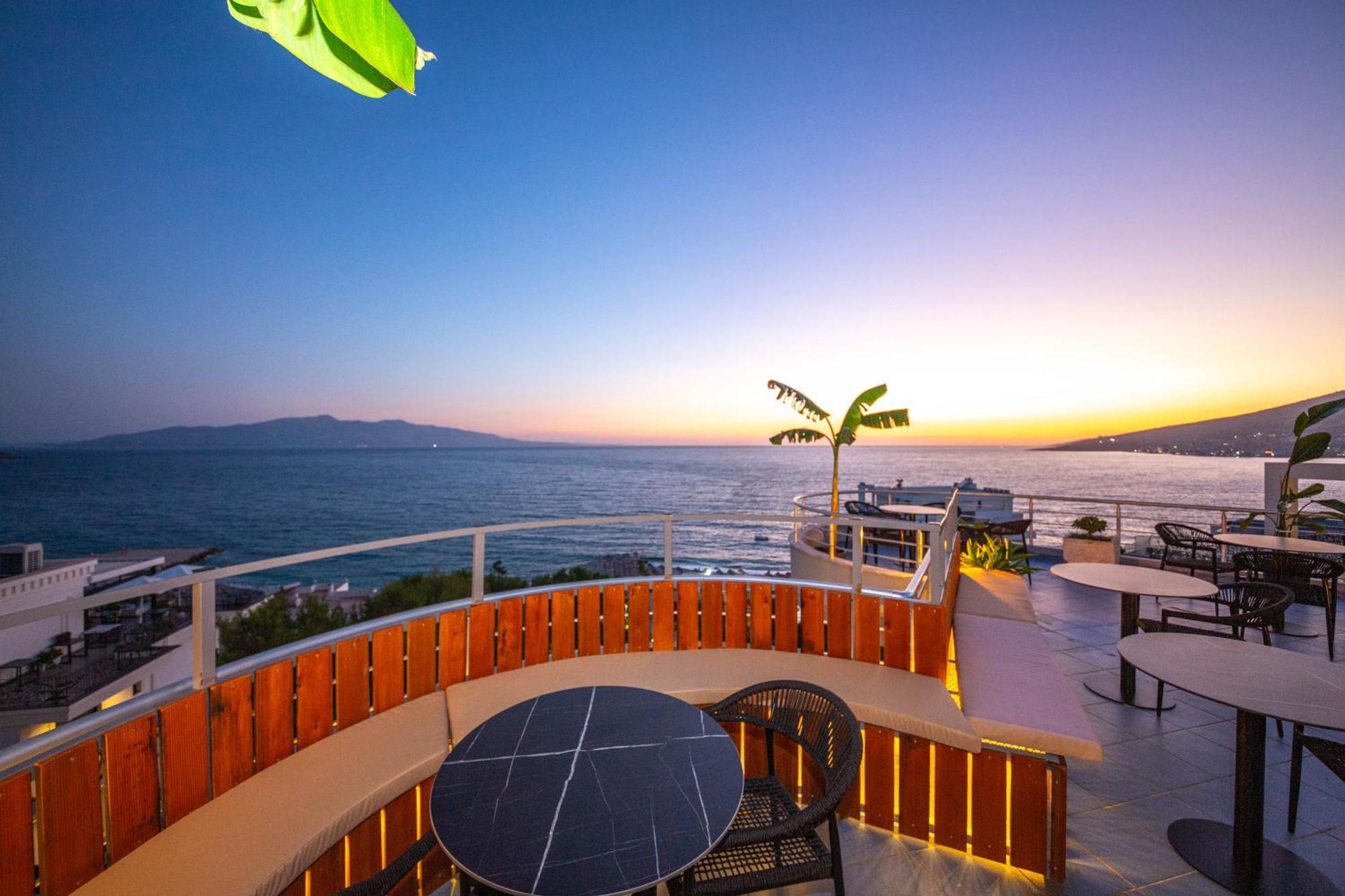 Hotel Sea Breeze Saranda Kültér fotó