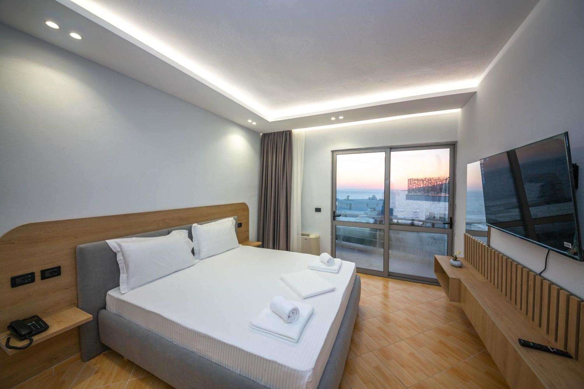 Hotel Sea Breeze Saranda Kültér fotó