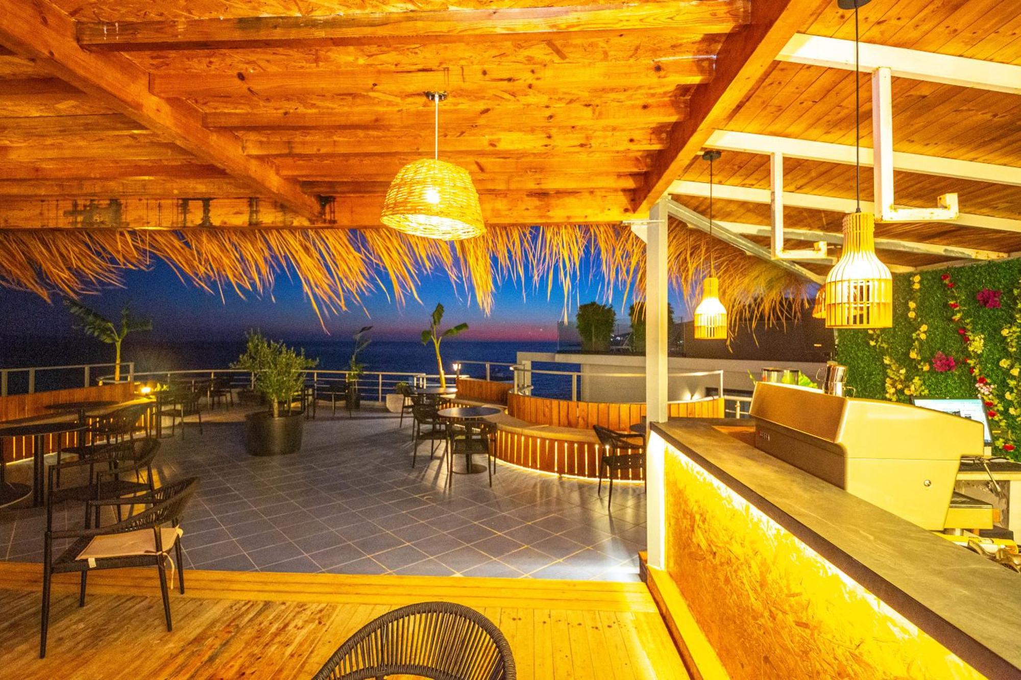Hotel Sea Breeze Saranda Kültér fotó