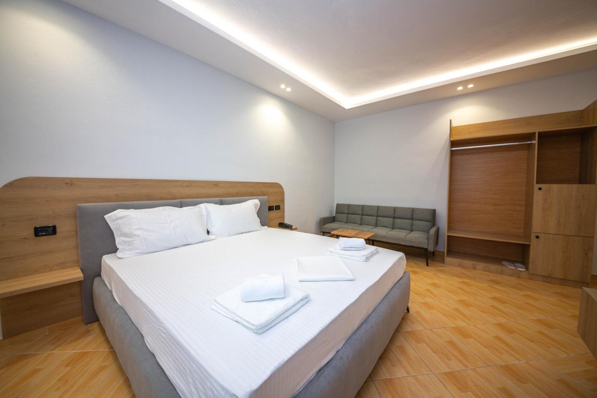 Hotel Sea Breeze Saranda Kültér fotó