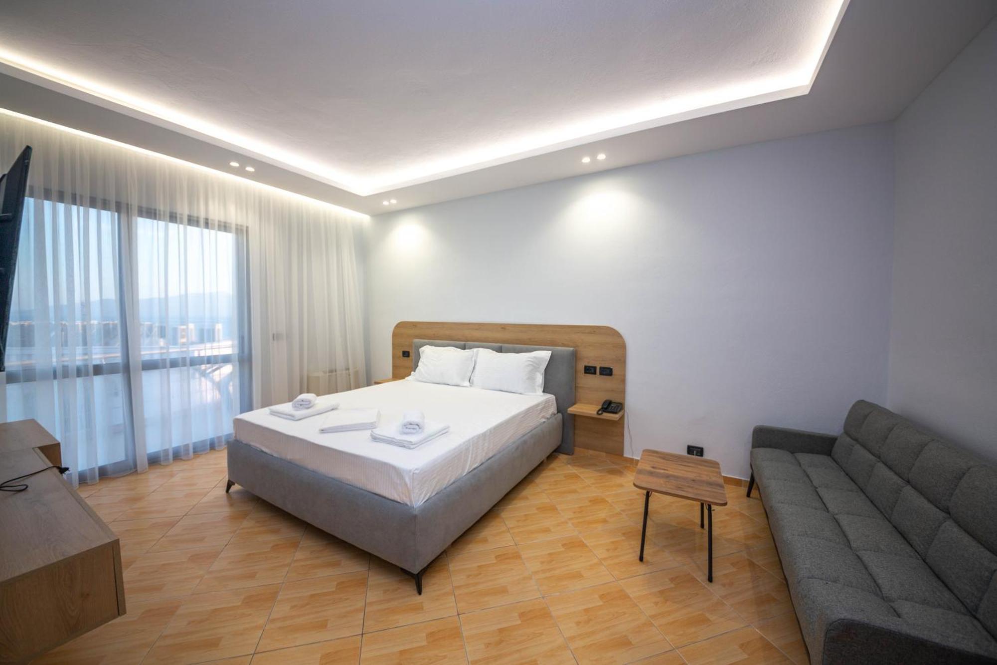Hotel Sea Breeze Saranda Kültér fotó