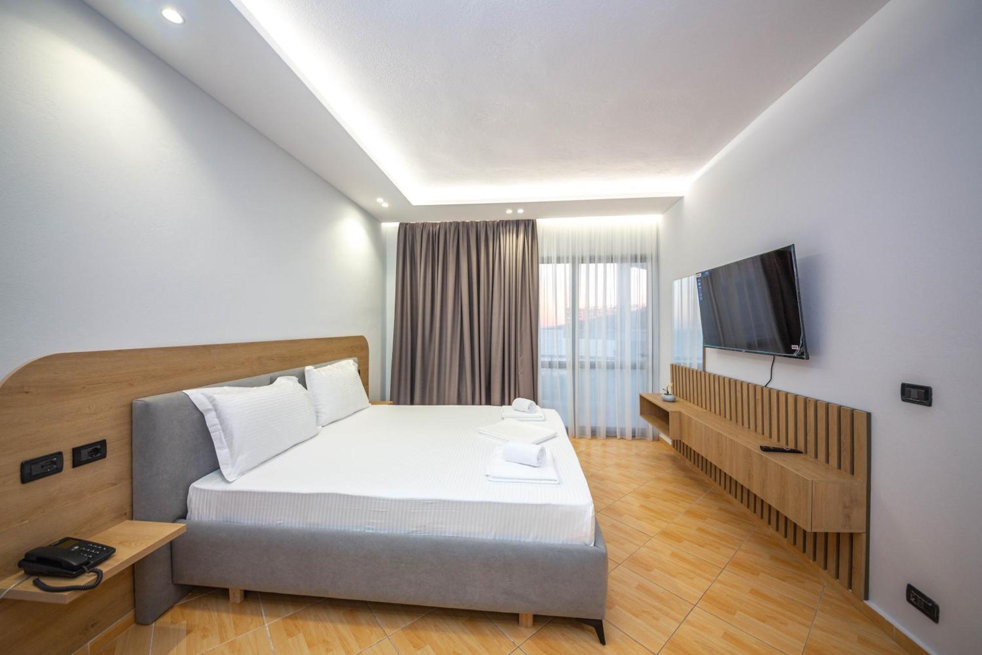 Hotel Sea Breeze Saranda Kültér fotó