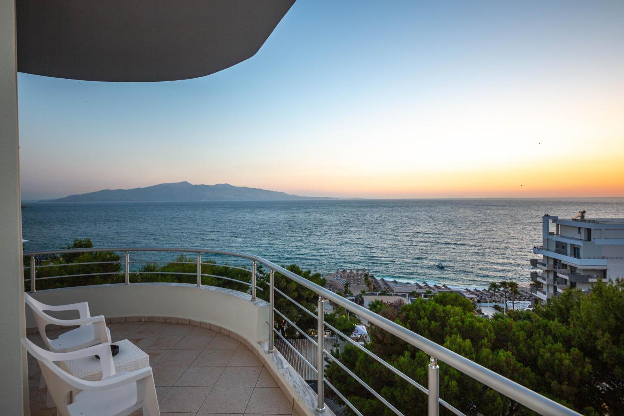 Hotel Sea Breeze Saranda Kültér fotó