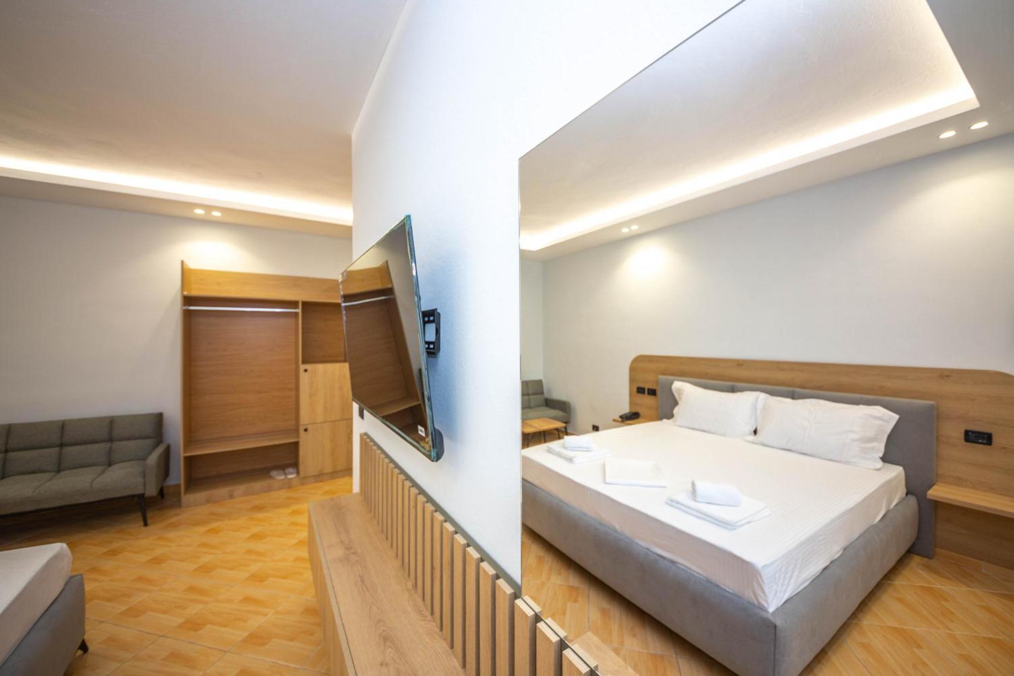 Hotel Sea Breeze Saranda Kültér fotó